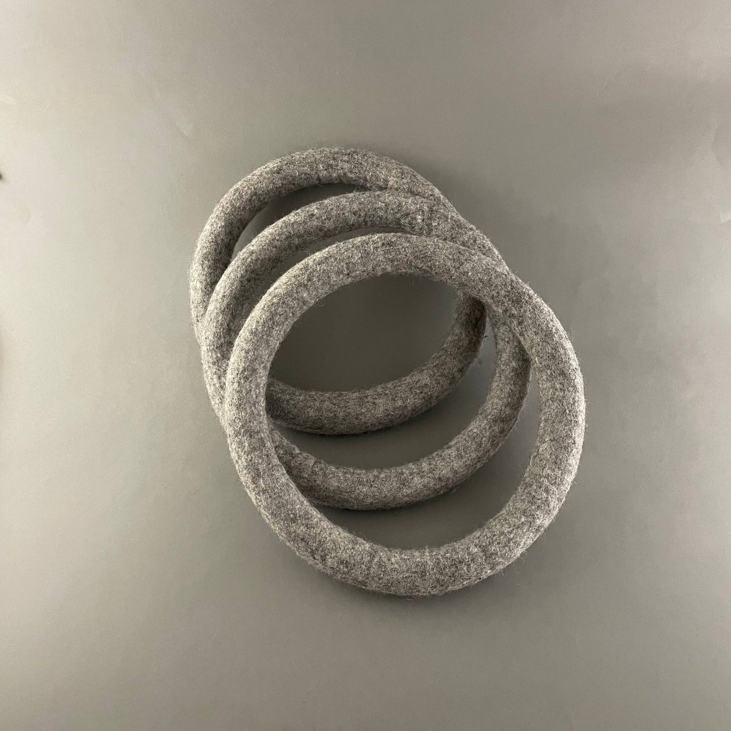 Handgefertigtes Hunde-Ringspielzeug Größe M: 18 cm