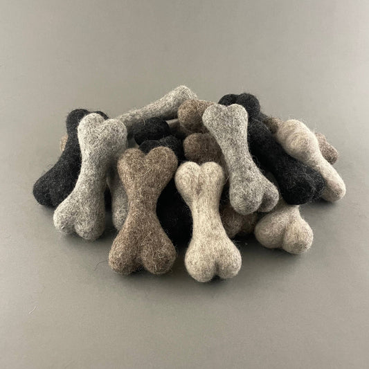 Kleines Hundespielzeug aus gefilztem Wollknochen (Helles Grau)