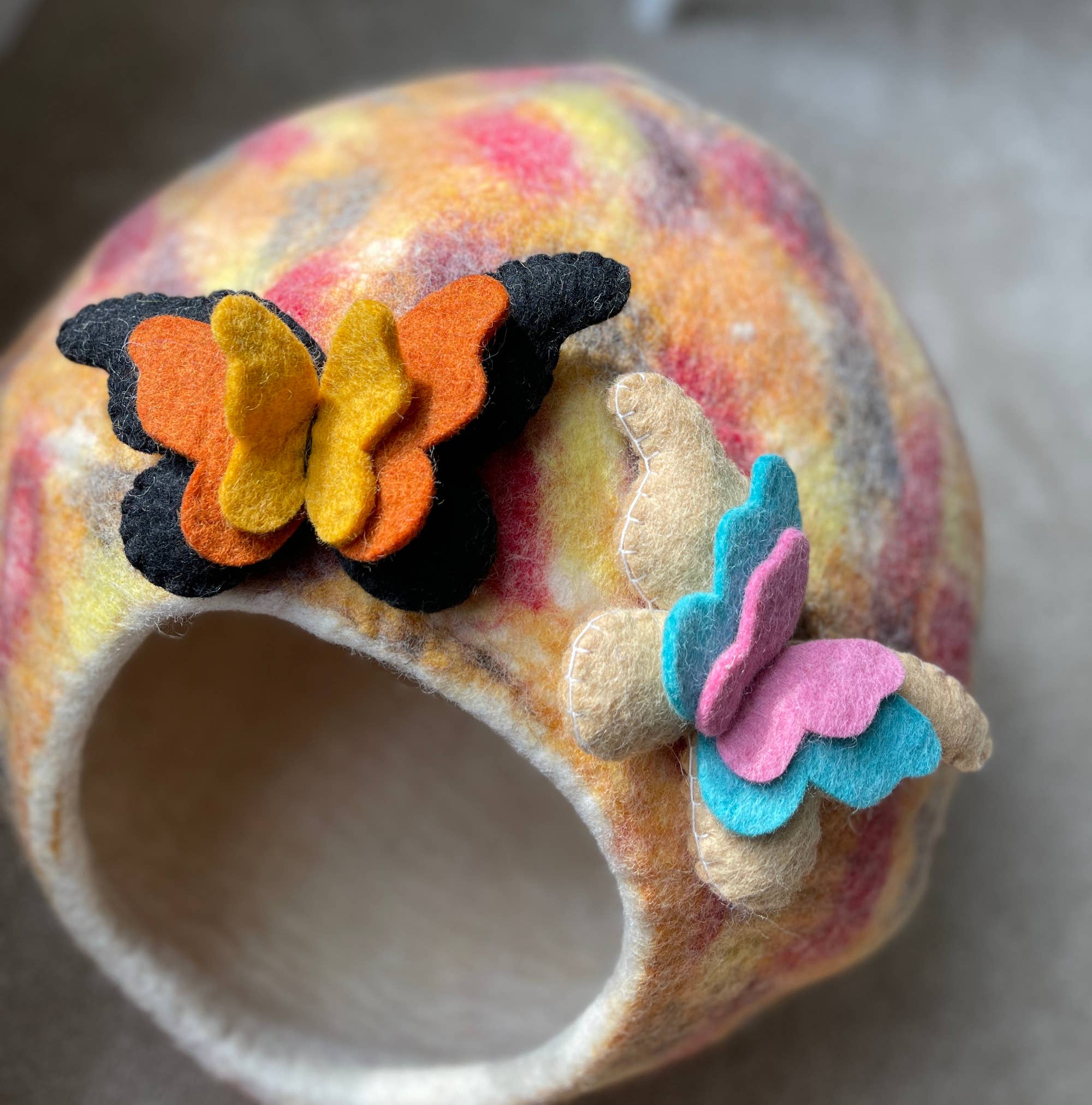 Katzenhöhle Orange Schmetterling, 100% Wolle, Gefilzt, Handgemacht