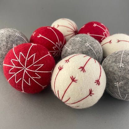Handgenähter Filzball Winterzauber Edition (mittel)