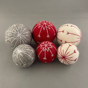 Handgenähter Filzball Winterzauber Edition (mittel)