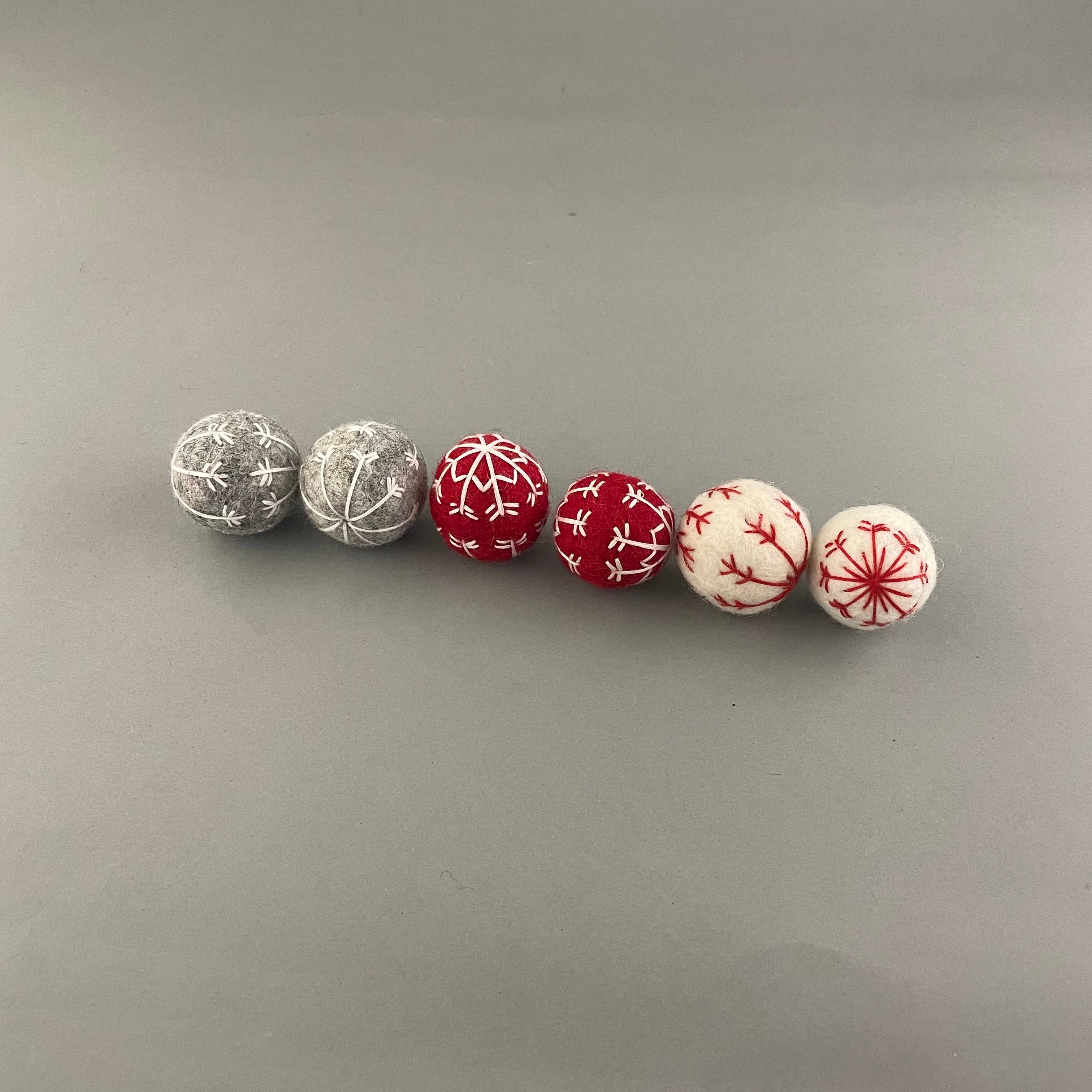Handgenähte Filz Weihnachtskugeln