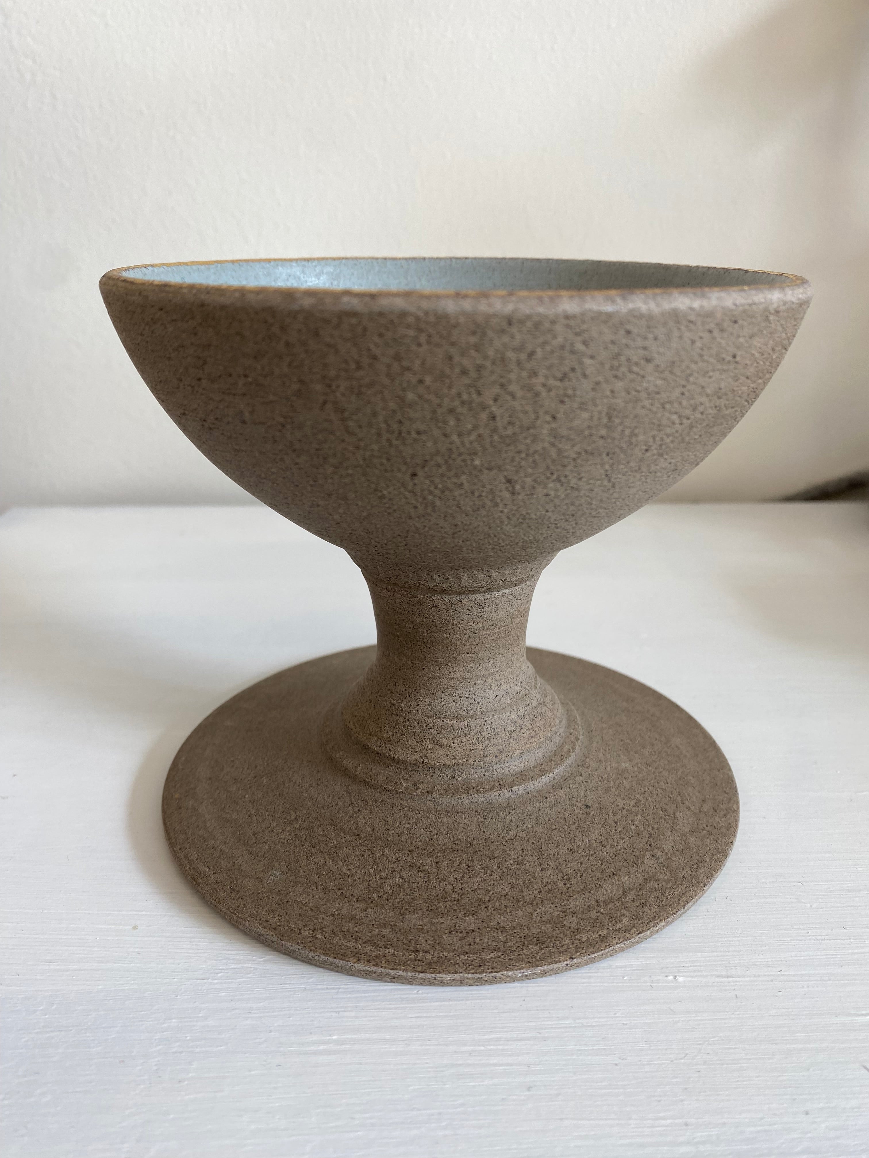 Handgefertigter, erhöhter Katzennapf